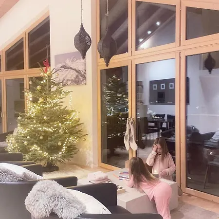Penthouse Victoria's Im Haus Judith By Interhome Διαμέρισμα Saas Fee